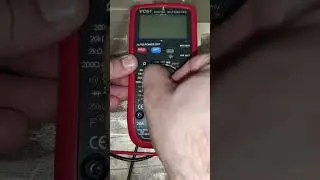 Как измерить напряжение мультиметром?