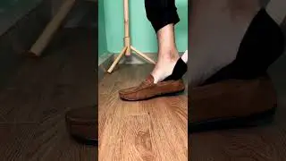 Handy Trick to Seamlessly Wear Socks With Loafers👞