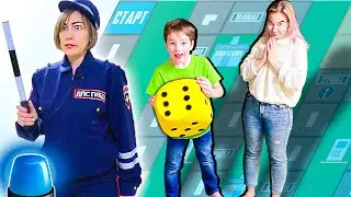 Света и Богдан играют в ГИГАНТСКУЮ ИГРУ - АВТОГОНКИ !