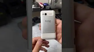 I didn’t know this phone existed 🤔🤨 