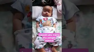 bayi 4 bulan  di siksa oleh ibunya sendiri!!hehe 