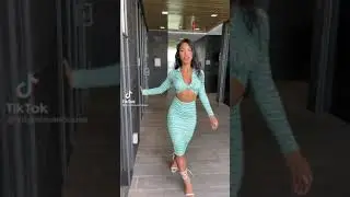 Танец в обтягивающем платье. Dance in a tight dress. Boobs