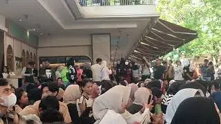 Full Penonton Mau Nonton konser nyoman Paul di Summarecon bekasi 2024