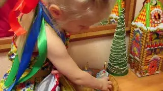 Бэла встречает особых гостей | Колядовщики