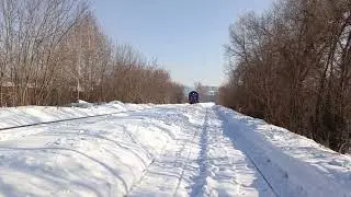 ДЫМЯЩИЙ ТЕПЛОВОЗ ТЭМ2-5187 С ПРИВЕТЛИВОЙ БРИГАДОЙ