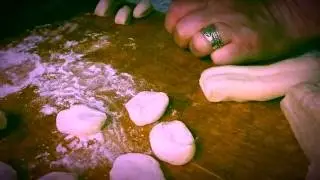 Готовим вареники вместе с бабушкой.