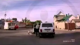 иди на хер деревня, драка, авария, игрушка, мопед, дед, уличная драка