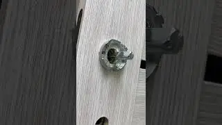 Зачётно ручки и замки стоят, для межкомнатные дверей.