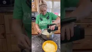 SUPER EAZY CREAMY CHiCKEN & BACON CASSEROLE 