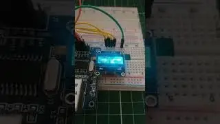 Raspberry pi Pico & 128 x 64 oled display on logo scrooll.