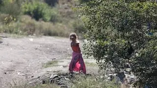 Дети живут на краю Днепровской свалки