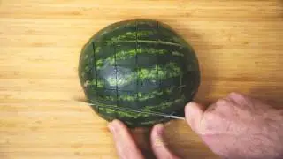 Turn a watermelon into finger food to avoid quick oxidation