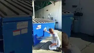 Галерея в мусорном баке 😲😄