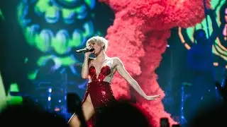 Miley Cyrus - FU (Live at the Bangerz Tour)