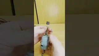 Из старой камеры от велосипеда и двигателя на 12 вольт сделал гравёр своими руками