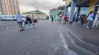 VJLINK оценил прохожую девушку.