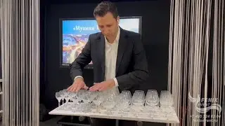 Музыкант на бокалах на мероприятие, свадьбу в Москве - заказать шоу Поющие бокалы на корпоратив