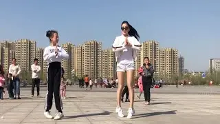 Цинцин выводит в свет свою лучшую ученицу. Танец как медитация