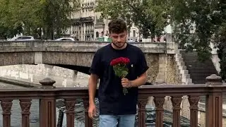 I OFFER A ROSE TO STRANGERS IN THE STREET !