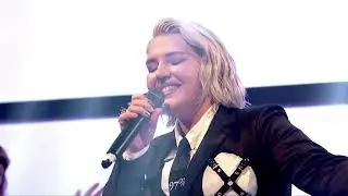 Self Esteem - Wizardry [Live on Graham Norton] HD