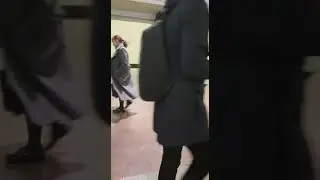 цыгане на заработках в Москве в метро