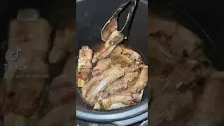 Свиные ребрышки 🐷 🤤 8 часов в медленноварке 👌🏻