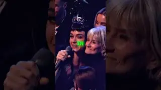 Katy Perry GIFTED Orlando Bloom's Mom THIS.. 😳🎁