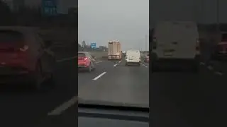 заснул за рулём и проснулся.  