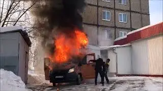 Газель с фургоном для перевозки хлеба загорелась в Подольске // РИАМО в Подольске