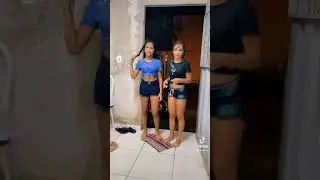KAMYLINHA E JULIA TOMANDO BANHO DE CHUVA 🌧 @oieuro