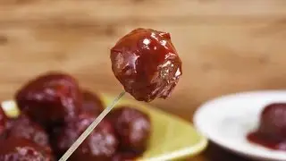 The Smoked Meat Guys' Cranberry-Glazed Appetizer Meatballs