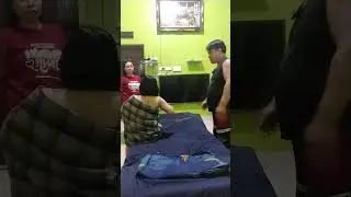 ibu muda sakit pinggang..