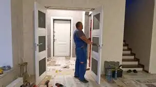 Монтаж двухстворчатой двери.