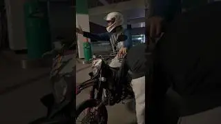 Cuando a tu amigo no le funciona la 49cc... Cosas que pasan en este tipo de motos 2T #49cc #shorts