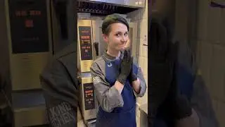 ОНИ ТОЖЕ ПЛАЧУТ! Кто прольет больше СЛЕЗ, когда режет ЛУК? Шеф, Новичок или Кондитер?   