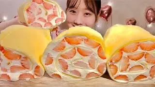ASMR Strawberry Crepe Roll【Mukbang/ Eating Sounds】【English subtitles】