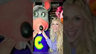 Chuck e cheese - Never be alone #thehug #neverbealone #chuckecheese #shorts