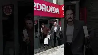 В руках у Стаса Михайлова и Егора Крида подарки из @2DROIDA . Закупились, пока скидки хорошие 🌝