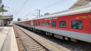 भयंकर रफ़्तार से निकली लखनऊ पुष्पक एक्सप्रेस | 12534 Csmt - Lucknow Pushpak Express Terrifying Skip