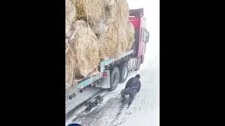 Tire snow skidding uphill process- Good tools and machinery make work easy