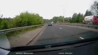 idiot v road works