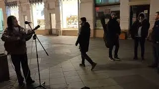 Порнофильмы - Прости. Прощай. Привет - песню спела девушка на Никольской улице под гитару 