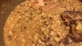 How To Make Southern Style Black-eyed Peas For New Years (Good Luck Recipe)