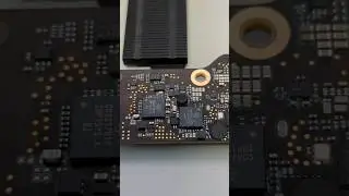 This MacBook Pro 14" 2023 is already in for repair 🤔 💦