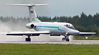 Туполев Ту-134 УБЛ - с острым носом как Ту-22М3. Искупался на посадке. Историческое видео.