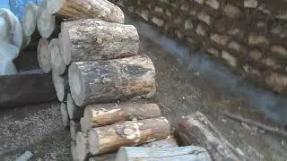 Чистка дров от коры