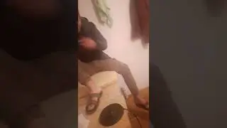 их ëшлик бу бола нима килябди