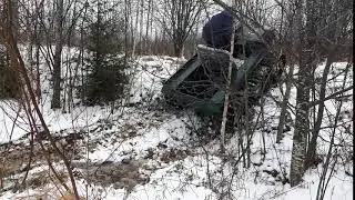Крутой подъём на гусеничном вездеходе