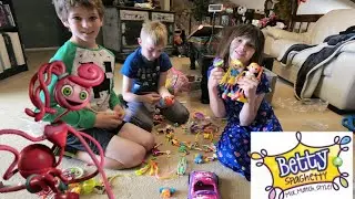 Betty Spaghetty Original Toys & Dolls HUGE Unboxing w/Mommy Long Legs!