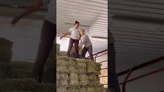 WHAT A FARM GiRL LOOKS LiKE 😉 